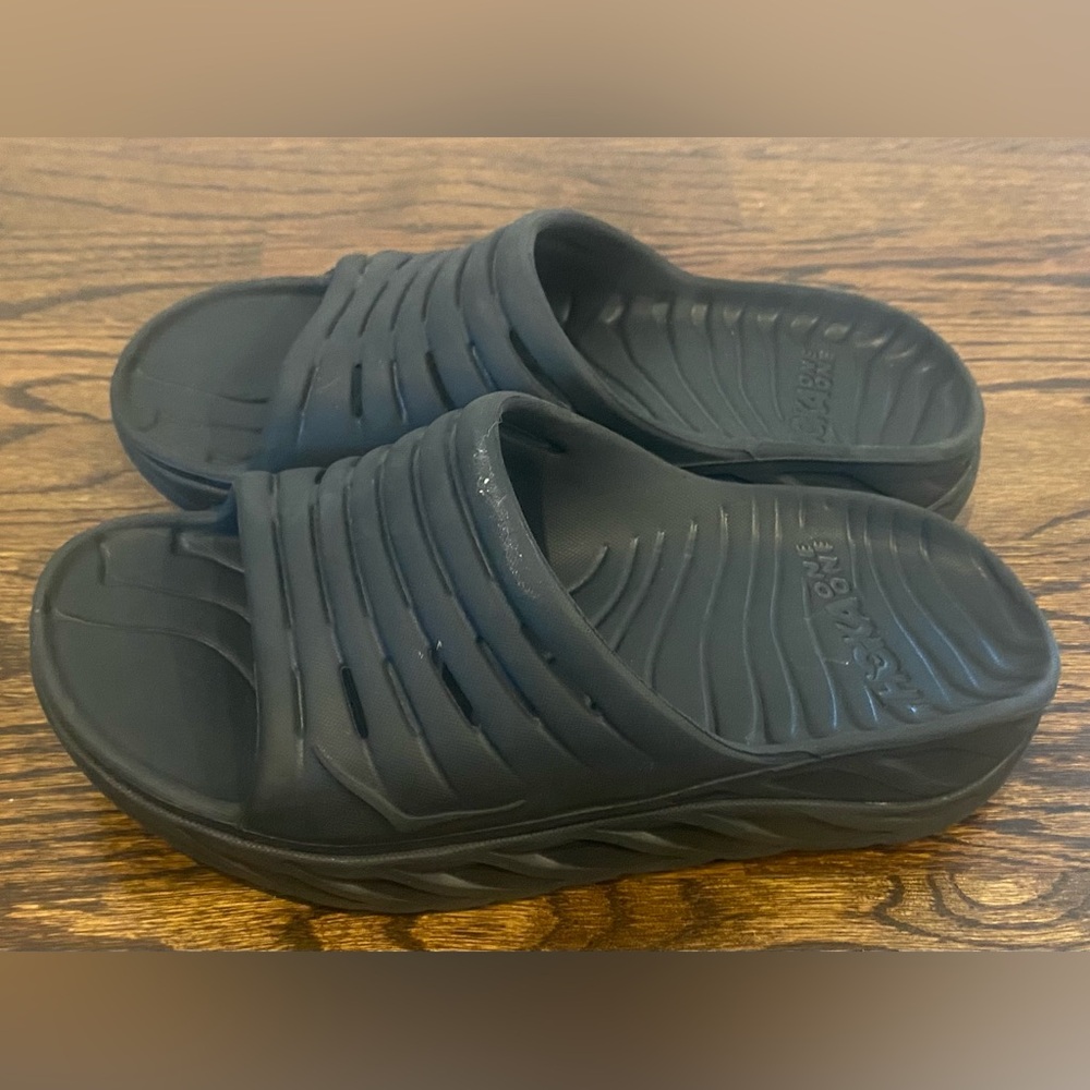 Woman's Hoka One One Black Slip-on Recovery Slide Sandals Size 8 EUC